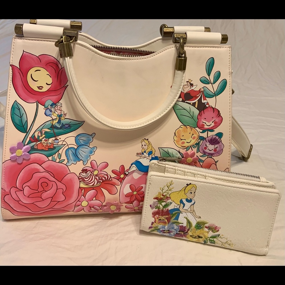 Loungefly Alice in Wonderland Purse and Wallet